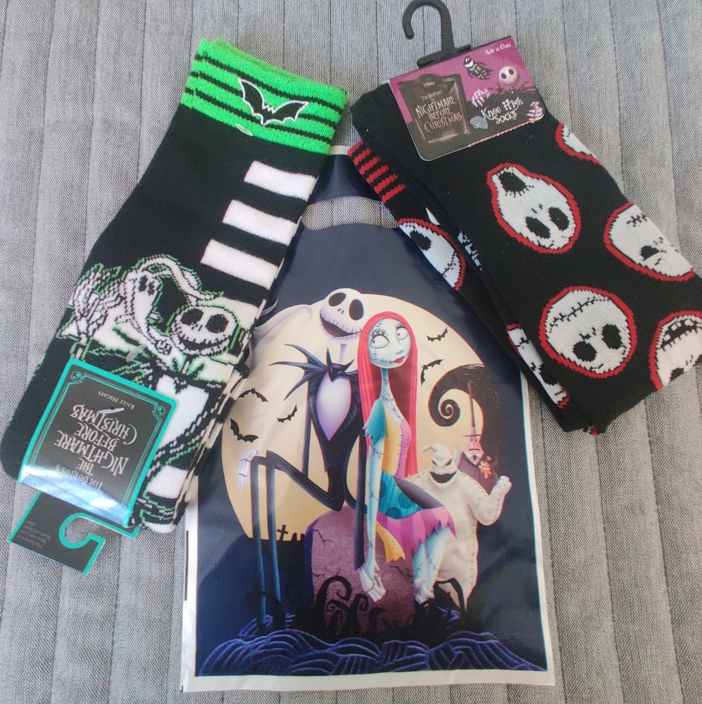 🆕 Nightmare before Christmas 2 pairs of knee high socks w Double Sided gift bag
